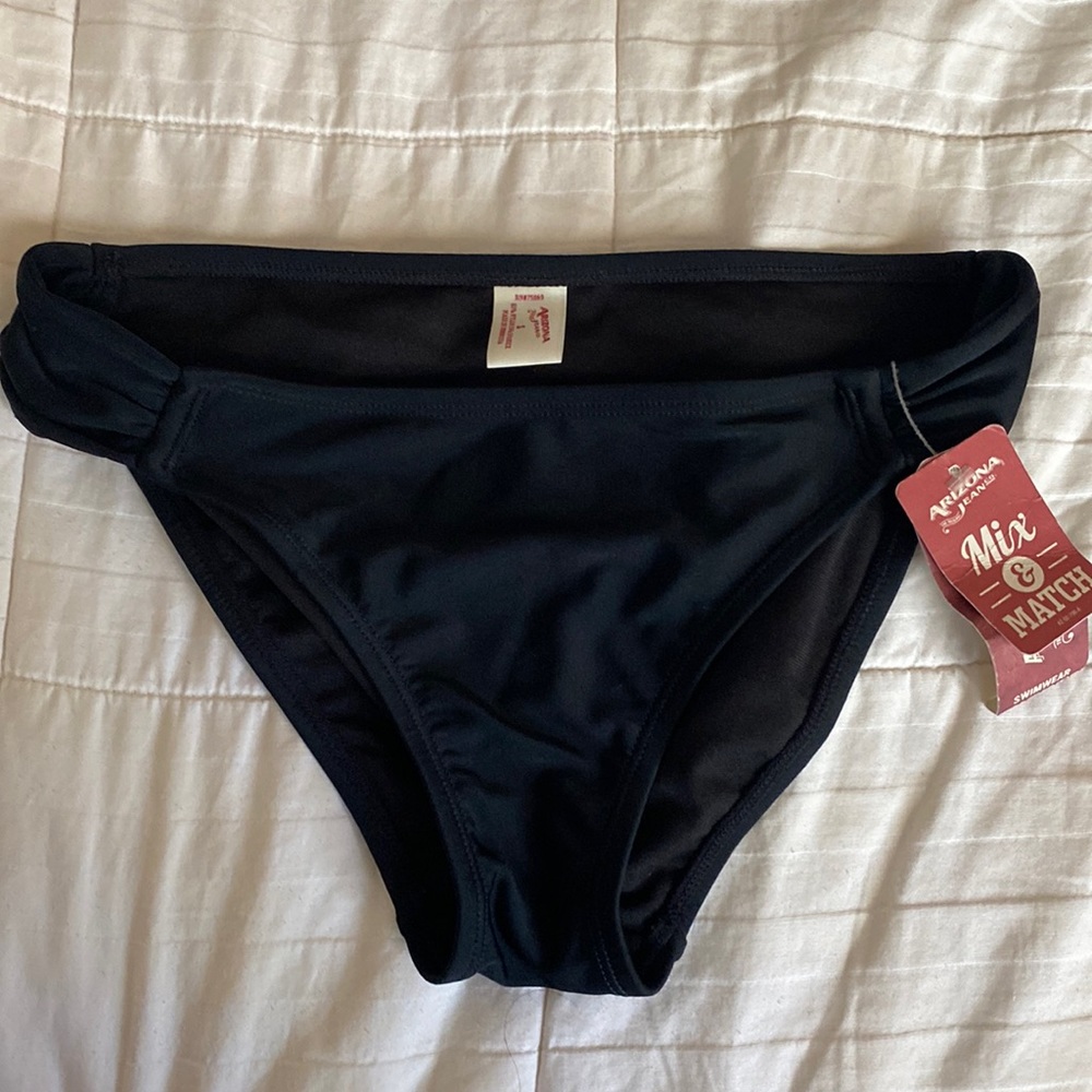 Size small bathing suit bottom never worn!